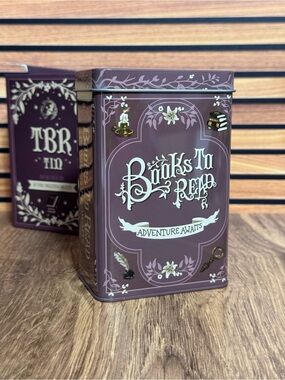 Books to Read Decorative Tin | Fairyloot